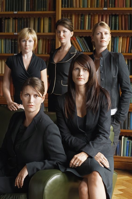 19326899 - five lawyers in library Majors Law Team